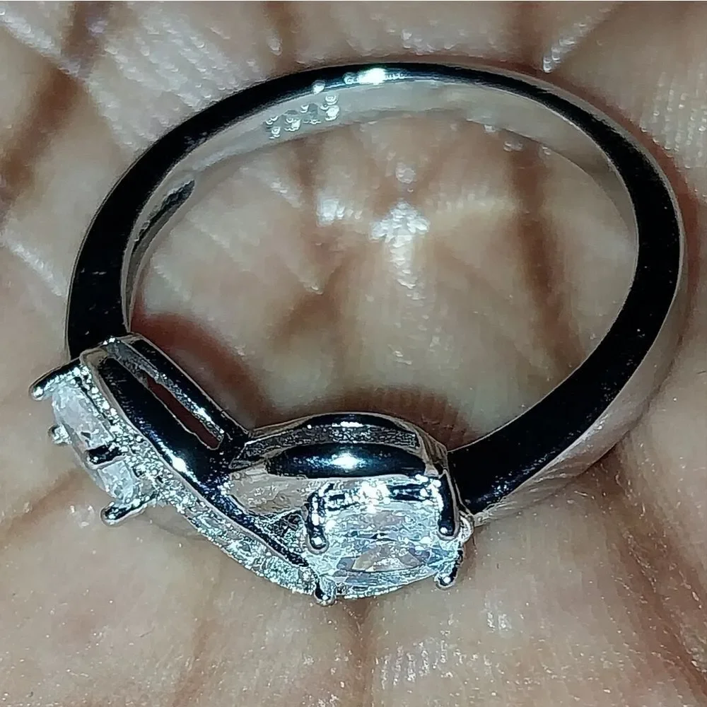 Ladies 925 Elegant Sterling Silver Infinity Ring Sz 9